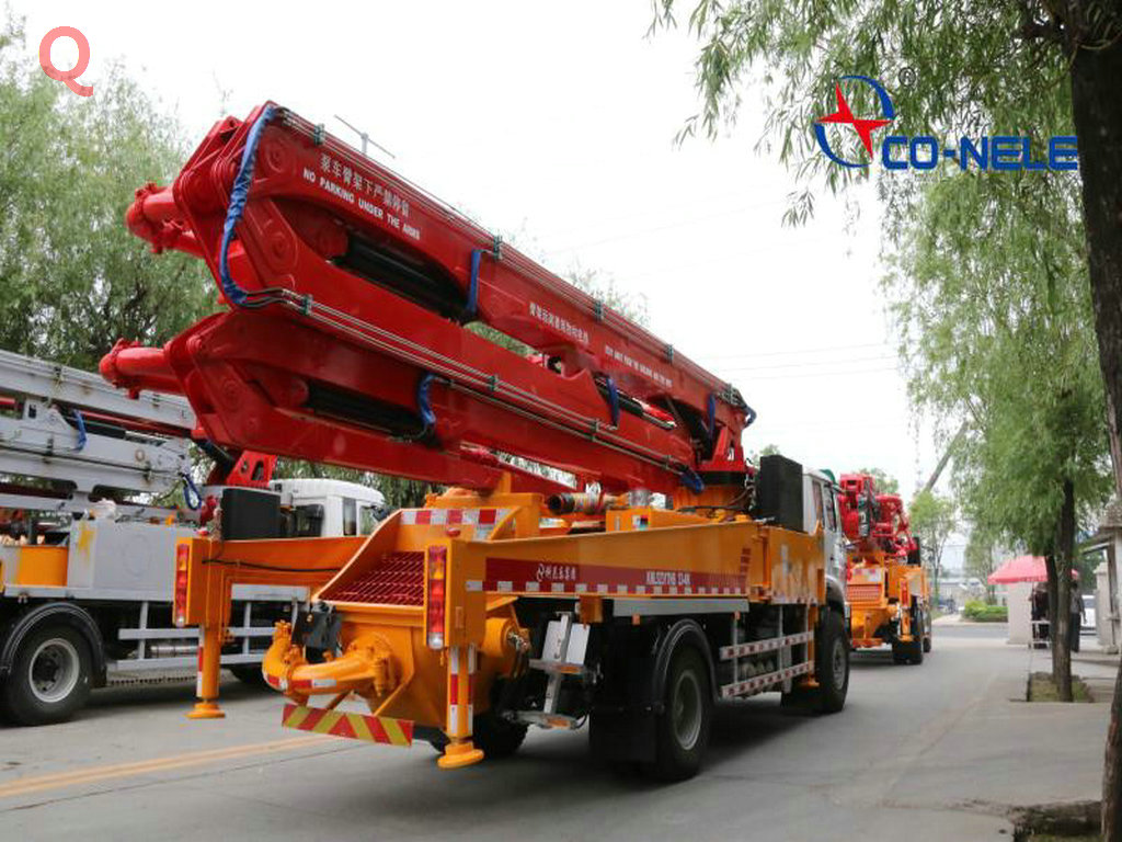 小型泵車，天泵，小型混凝土泵車