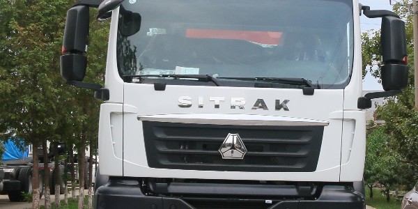 泵車是靠什么進行泵送的