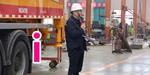 混凝土泵在更換油嘴或總成時(shí)應(yīng)當(dāng)做好哪些部位的清潔工作？