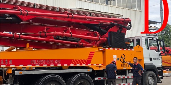 怎樣購(gòu)買(mǎi)一臺(tái)小型混凝土泵車(chē)，什么價(jià)格劃算？